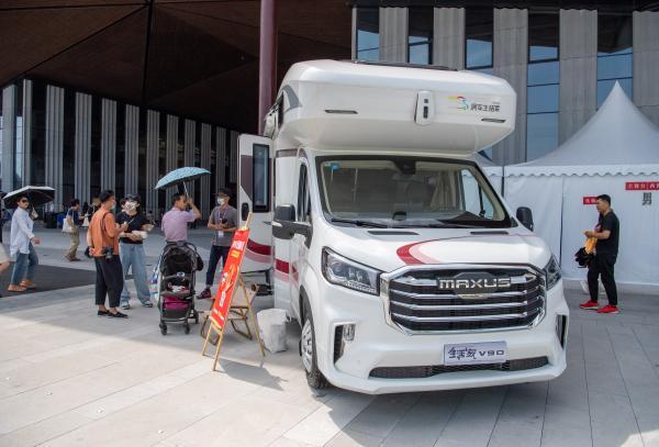 知道吗，花博会里的早餐车，其实是房车的改款，能带着全家去旅行……