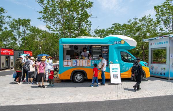 知道吗，花博会里的早餐车，其实是房车的改款，能带着全家去旅行……