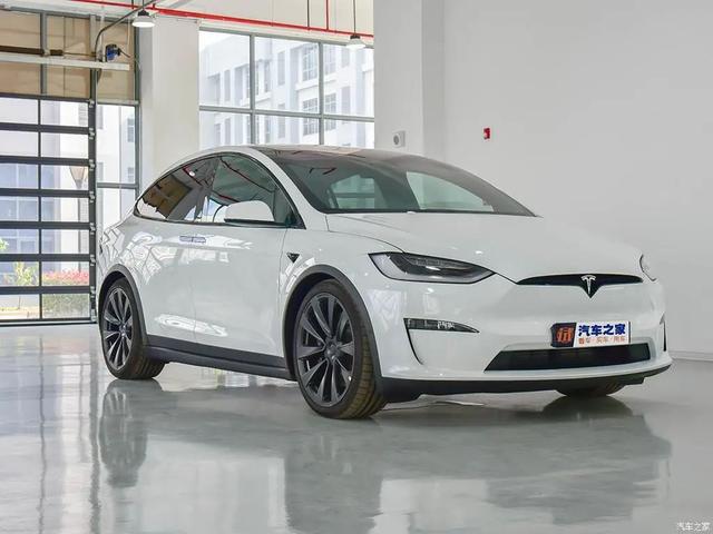 特斯拉Model X Plaid：800万内性价比最高SUV?6个座椅，2.6秒破百