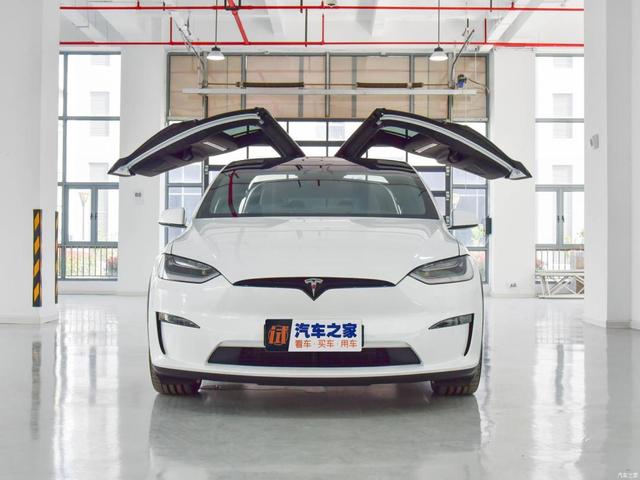 特斯拉Model X Plaid：800万内性价比最高SUV?6个座椅，2.6秒破百