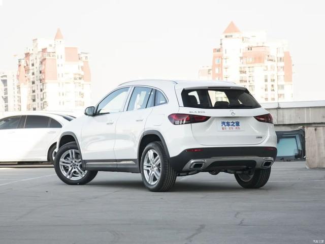 奔驰GLA：不到30万买豪华品牌SUV！选它还是宝马X1？