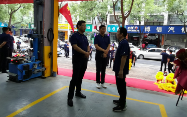 郑州部分汽修店生意断崖式下跌！有商户为自救卖起了轮胎、蓄电池，还推出免费救援和会员日