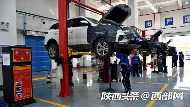 公交维修还能修小轿车摩托车 西安公交养车旗舰店开业