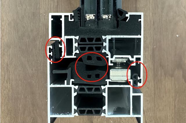 王炸寒潮来袭，门窗漏风如何处理