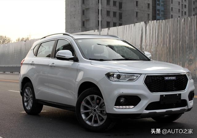 长城小型SUV“颜值担当”，1.5T油耗7升，新款H2真帅气