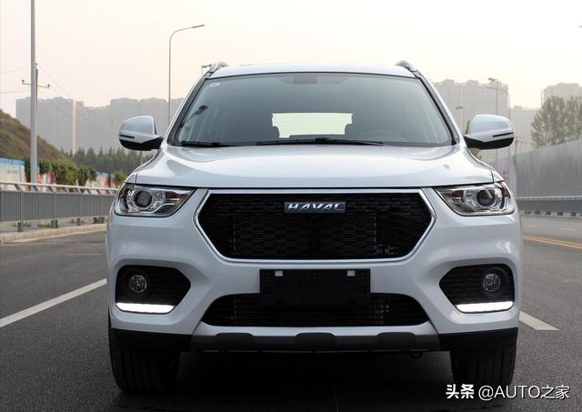 长城小型SUV“颜值担当”，1.5T油耗7升，新款H2真帅气