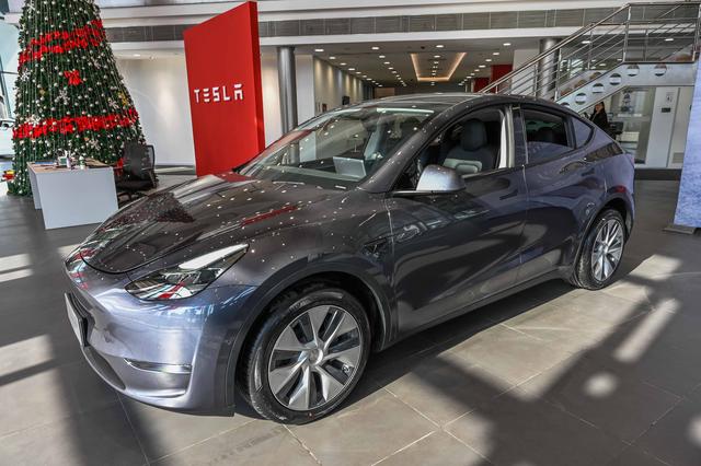 特斯拉新车调查：Model3趴窝、黑屏，ModelY不出热风