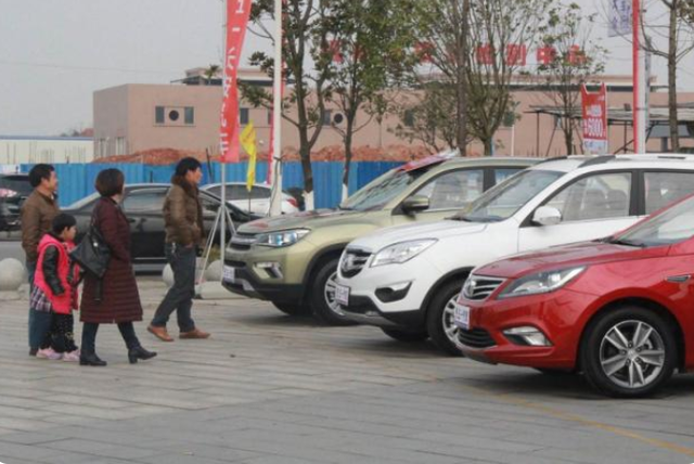 为何聪明人都去汽贸城买车？除了价格便宜，还有几个优点