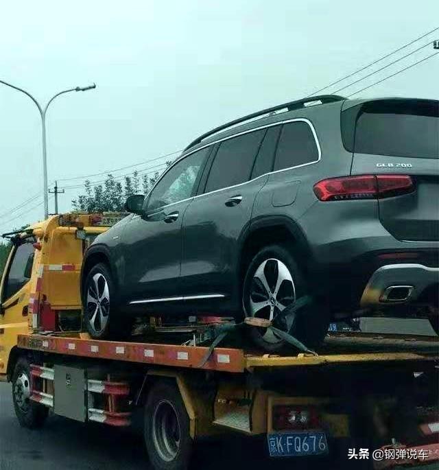 奔驰平治新型七座SUV，1.3T四驱大七座，七速双离合省油