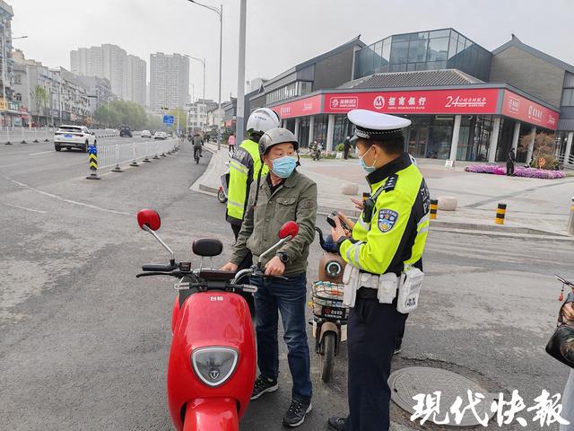 徐州开查！驾驶电动摩托车需上牌+保险+驾驶证