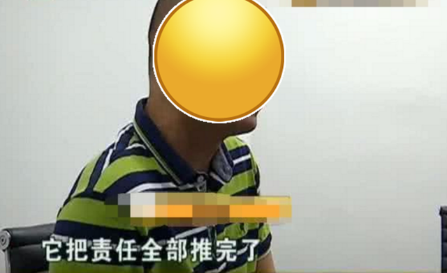 男子给新买的奔驰贴车衣，不料车漆被粘掉，车主：准备好900万