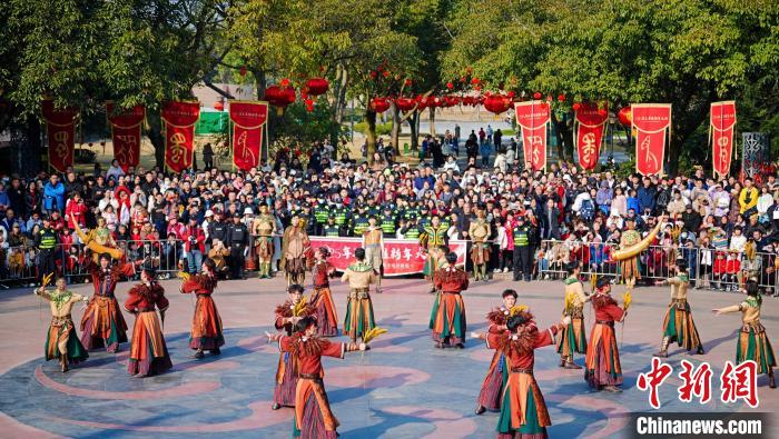 三星堆博物馆新年大典启幕 古蜀圣地祈新福