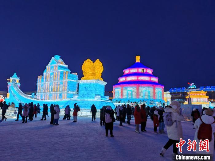 （新春走基层）冰雪文旅贺新春 “双亚冬之城”哈尔滨年味浓