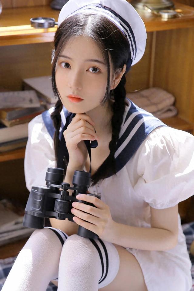 超可爱甜美水手制服清纯美女写真