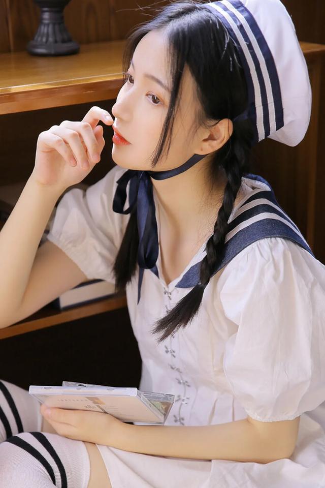 超可爱甜美水手制服清纯美女写真