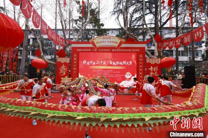 各地传统民俗文化精华汇聚上海杨浦“元宵行街会”