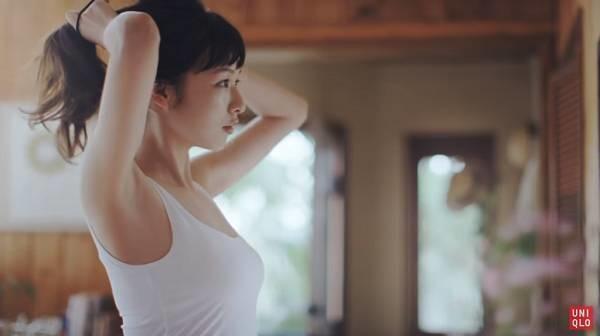 100 位女性的胸~100 种美丽~