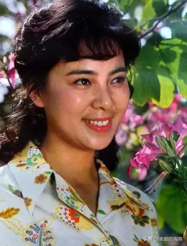 挂历上的美女老照片：80年代的美人挂历，藏着中国最多的天然美女