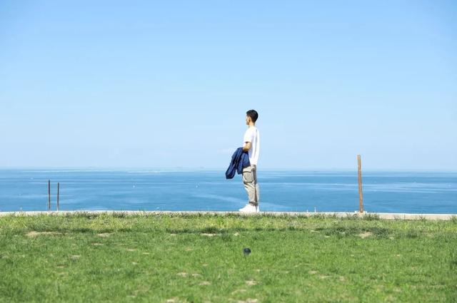 不要再称呼男人为帅哥了，称呼帅哥已经过时，现在流行这3种称呼