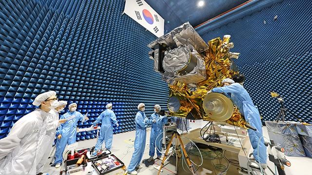 心比天高！15年发射仅3次成功，韩国：建宇宙航空厅，8年后登月