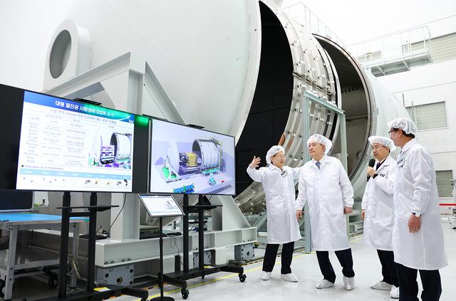 心比天高！15年发射仅3次成功，韩国：建宇宙航空厅，8年后登月