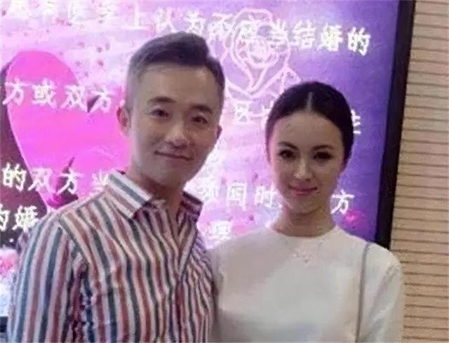 知名主持人程雷：身患肝炎娶小18岁娇妻，发病后妻子辞掉工作相陪