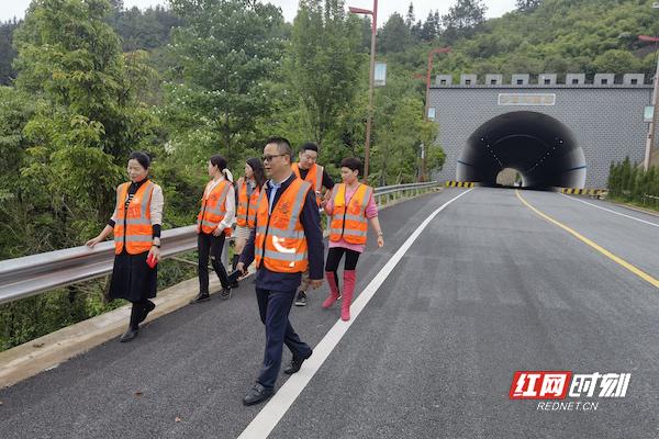 聚党建合力 当护路先锋