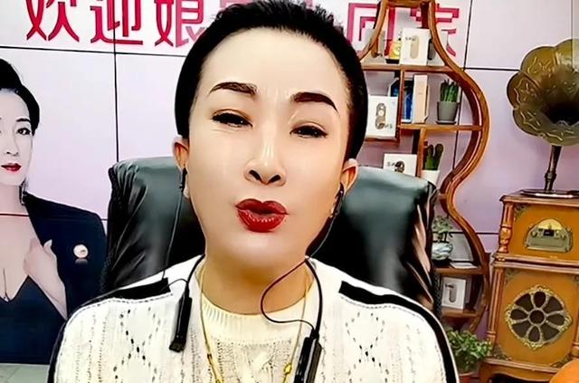 谢广坤前妻孙小雨：看到唐墩墩的第一眼我哭了，跟我女儿长的一样