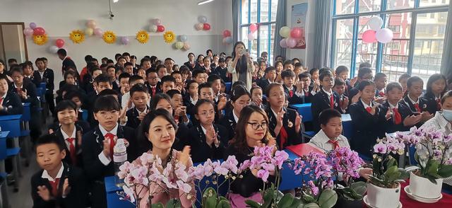 西山区丹霞路小学送给六年级学子毕业祝福：愿你乘风起   逐梦新征程