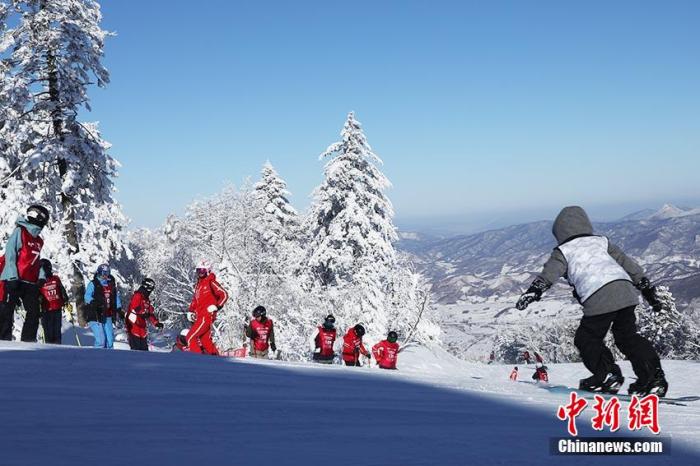 乘着“冬”风，东北迎来冰雪经济新机遇