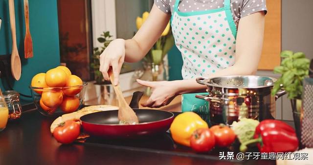 创业半生却回归厨房，「寻真味」佬美，一鸭九吃的爆红之路