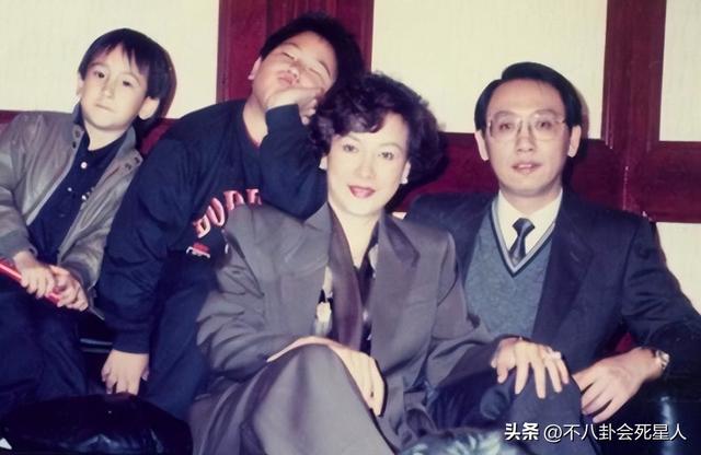 4位大龄未婚百亿富二代，未婚生子，女友换不断，40岁仍单身