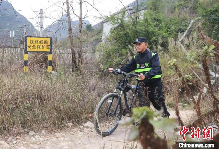 铁轨上的守望者：五位民警的春运终章