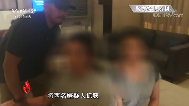 【平安荆楚行动】面对民警，女主播竟要脱衣示范是如何进行色情直播的？！