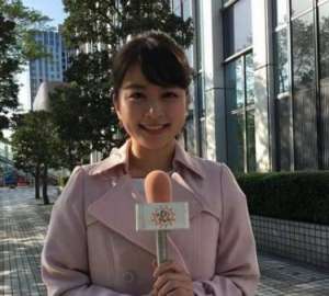 大学生当女主播(21岁女大学生兼职气象主播，身份曝光成国民女神)